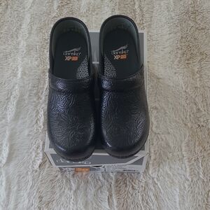 Dansko Women's Embossed Black Floral Clogs New With Box!